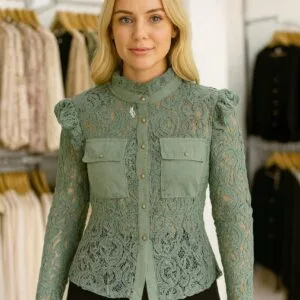 Bella blusa manga larga de encaje🤗.