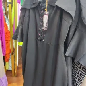 Bello Vestido Corto con escote en la espalda🥰.👍