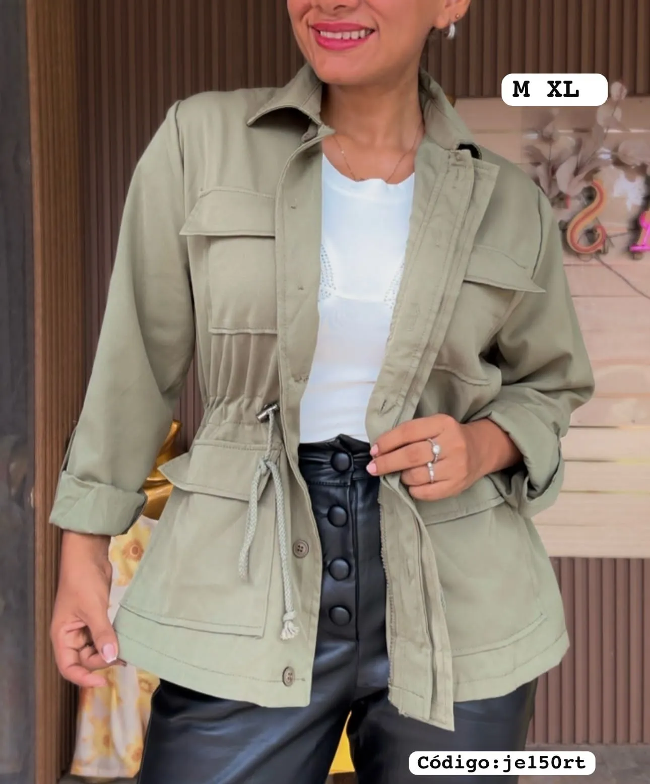 Chaqueta Safari para Mujer con Bolsillos y Cintura Ajustable. - Imagen 3