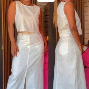 Hermoso Conjunto Brillo con falda larga.