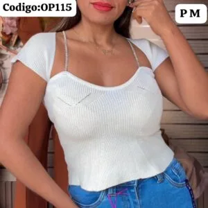 Hermosa Blusa con tiro de brillo😍.