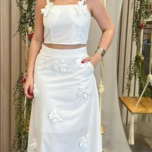 Hermoso Conjunto Con Falda y Top con Flor🥰.👍