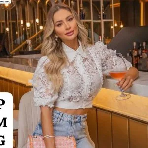 Hermosa Blusa de Encaje con Cuello🥰.