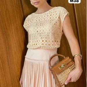 Hermoso Conjunto Blusa de Encaje con Falda Corta😍👍