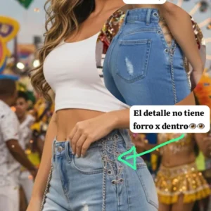 Bello Capri Jeans con cadenas a los costados😎👍.